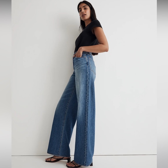 Madewell Superwide-Leg Jeans in Fannin Wash - Picture 3 of 10